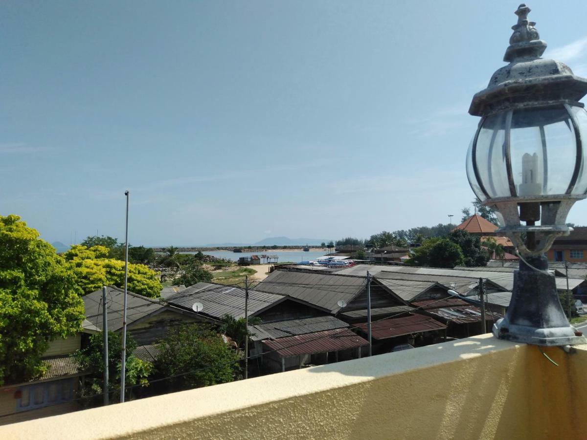 Rumah Hentian Ayah Kampung Kuala Besut Kültér fotó