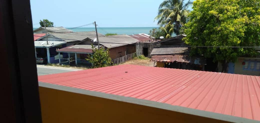 Rumah Hentian Ayah Kampung Kuala Besut Kültér fotó